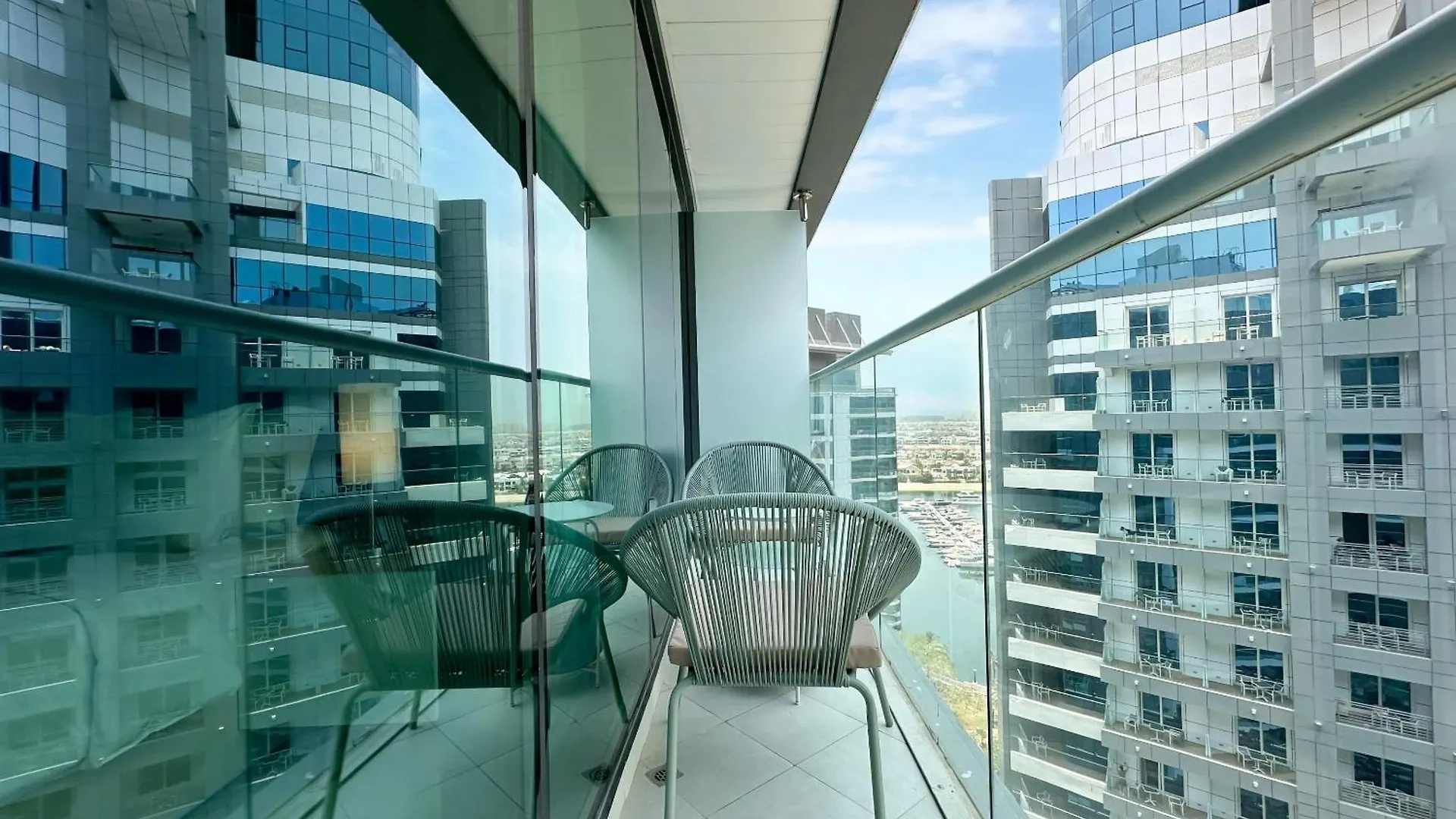 Luxe Lagoon Suites Palm Beach Private Access With Infinity Pool & Bar Dubai 0*,