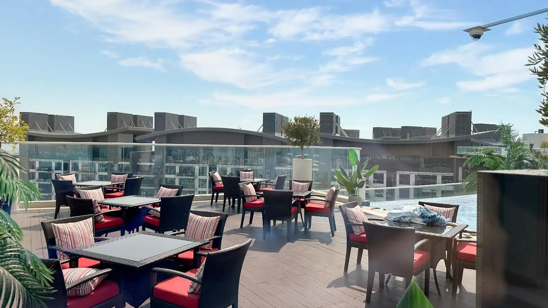Luxe Lagoon Suites Palm Beach Private Access With Infinity Pool & Bar Dubai Emirati Arabi Uniti