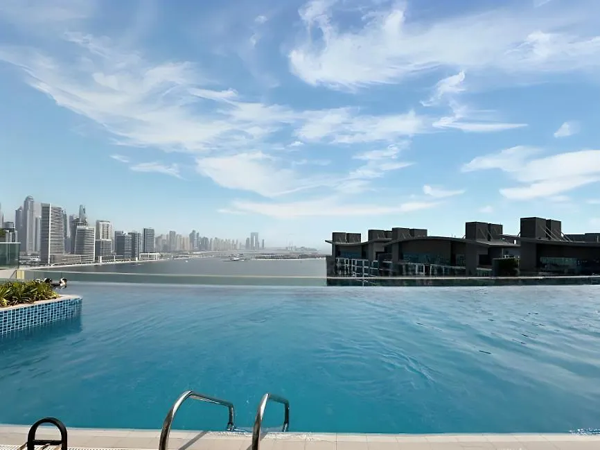 Luxe Lagoon Suites Palm Beach Private Access With Infinity Pool & Bar Dubai Appartamento