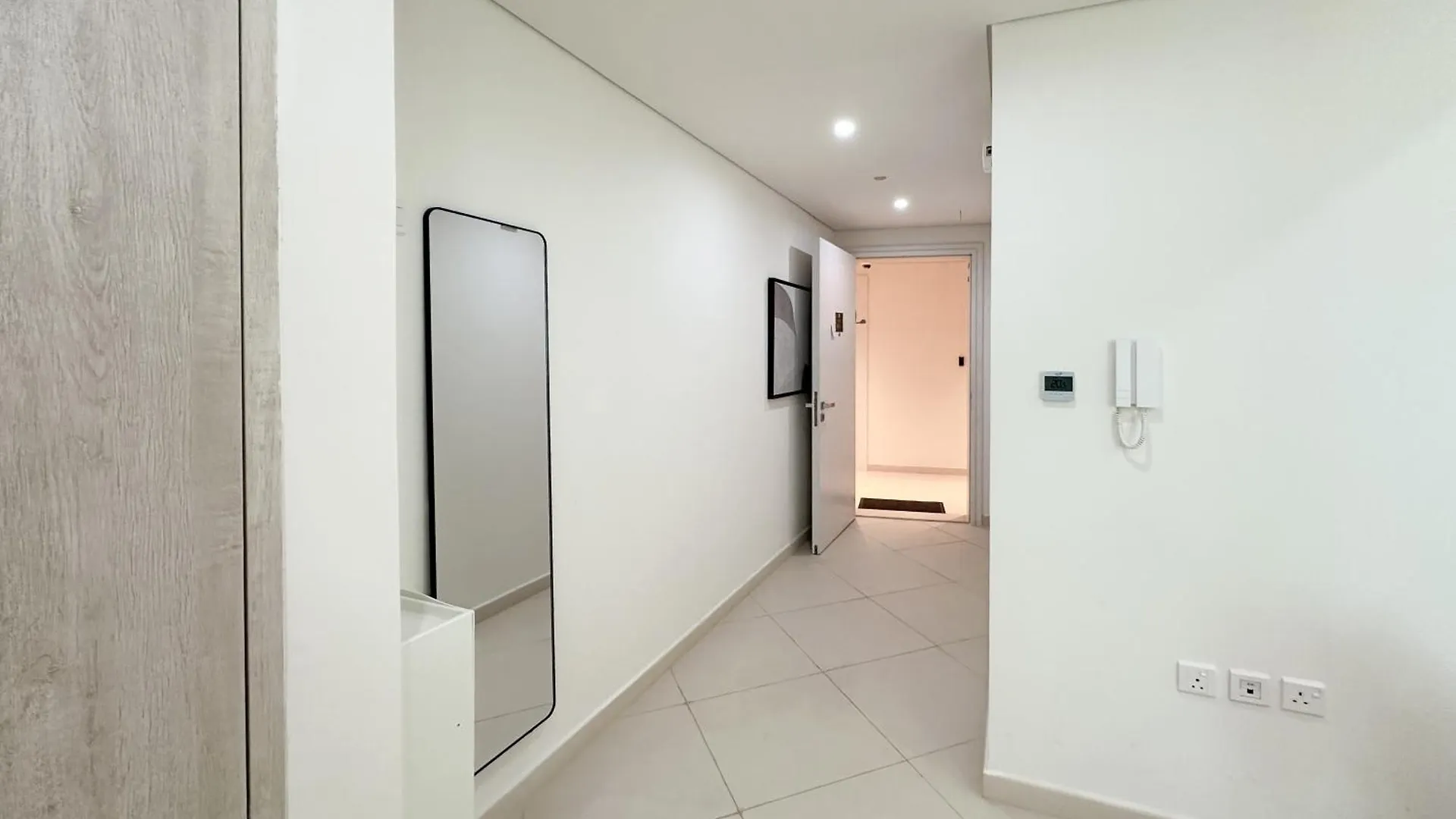 Luxe Lagoon Suites Palm Beach Private Access With Infinity Pool & Bar Dubai 0*,