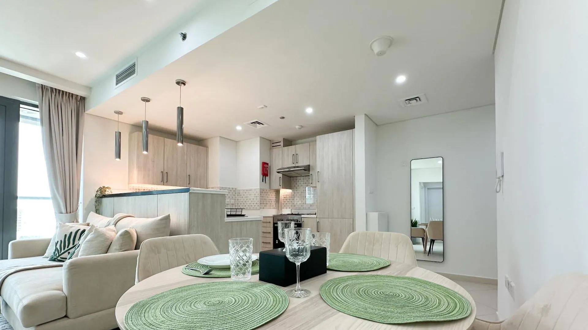 Lägenhet Luxe Lagoon Suites Palm Beach Private Access With Infinity Pool & Bar Dubai Förenade Arabemiraten