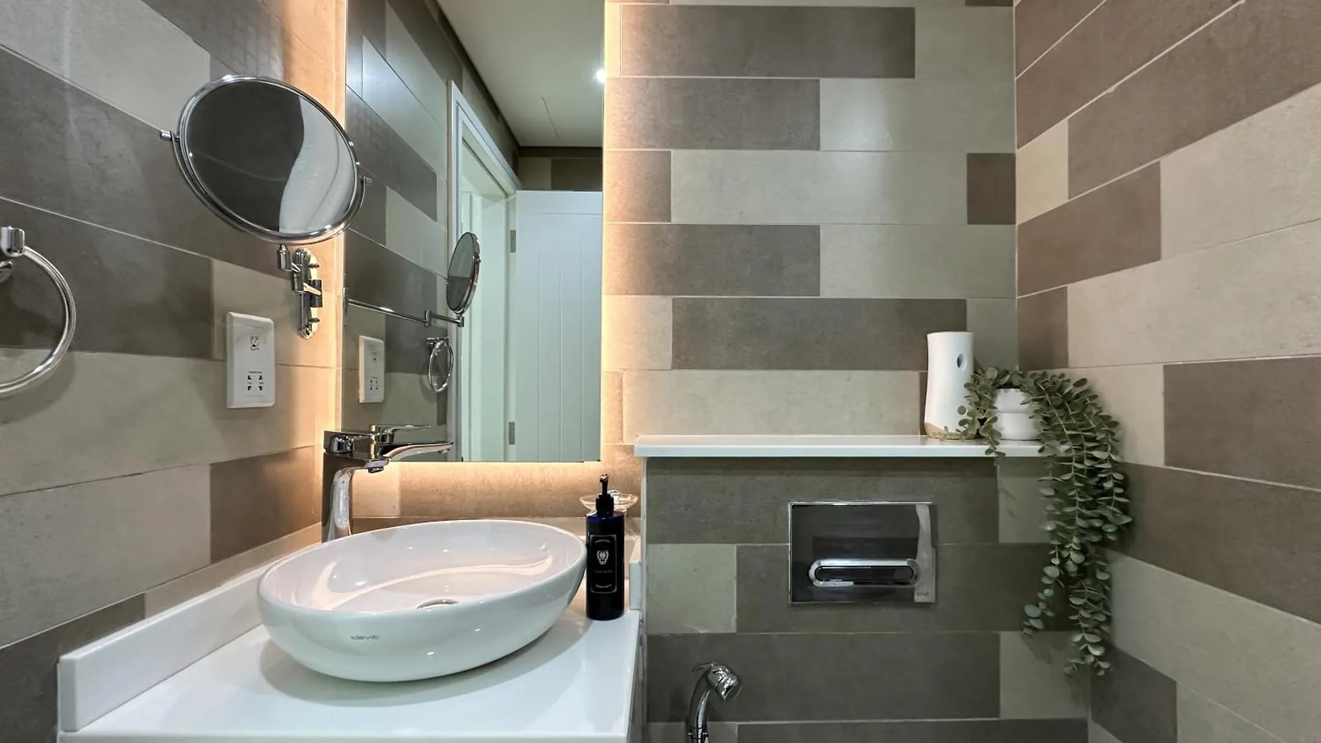 Lägenhet Luxe Lagoon Suites Palm Beach Private Access With Infinity Pool & Bar Dubai